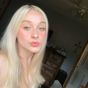 Meet your Posher, Abigail